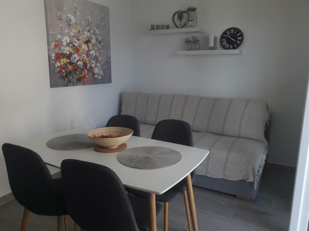 Apartment Tea 2 Primosten Exterior photo